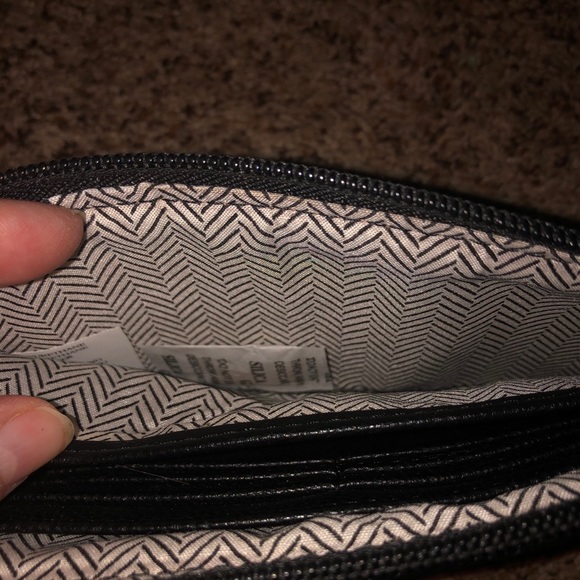 Steve Madden Black Wallet - Picture 5 of 9